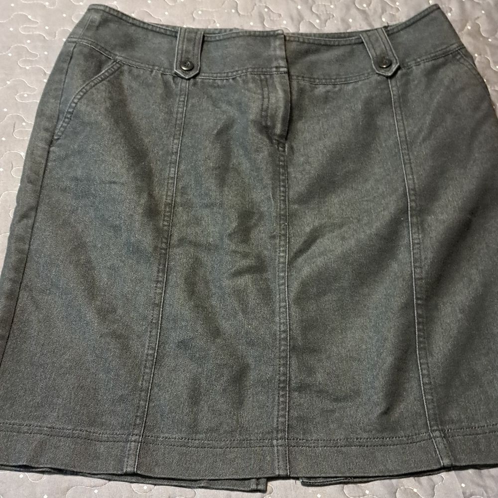 ELLE skirt size 12